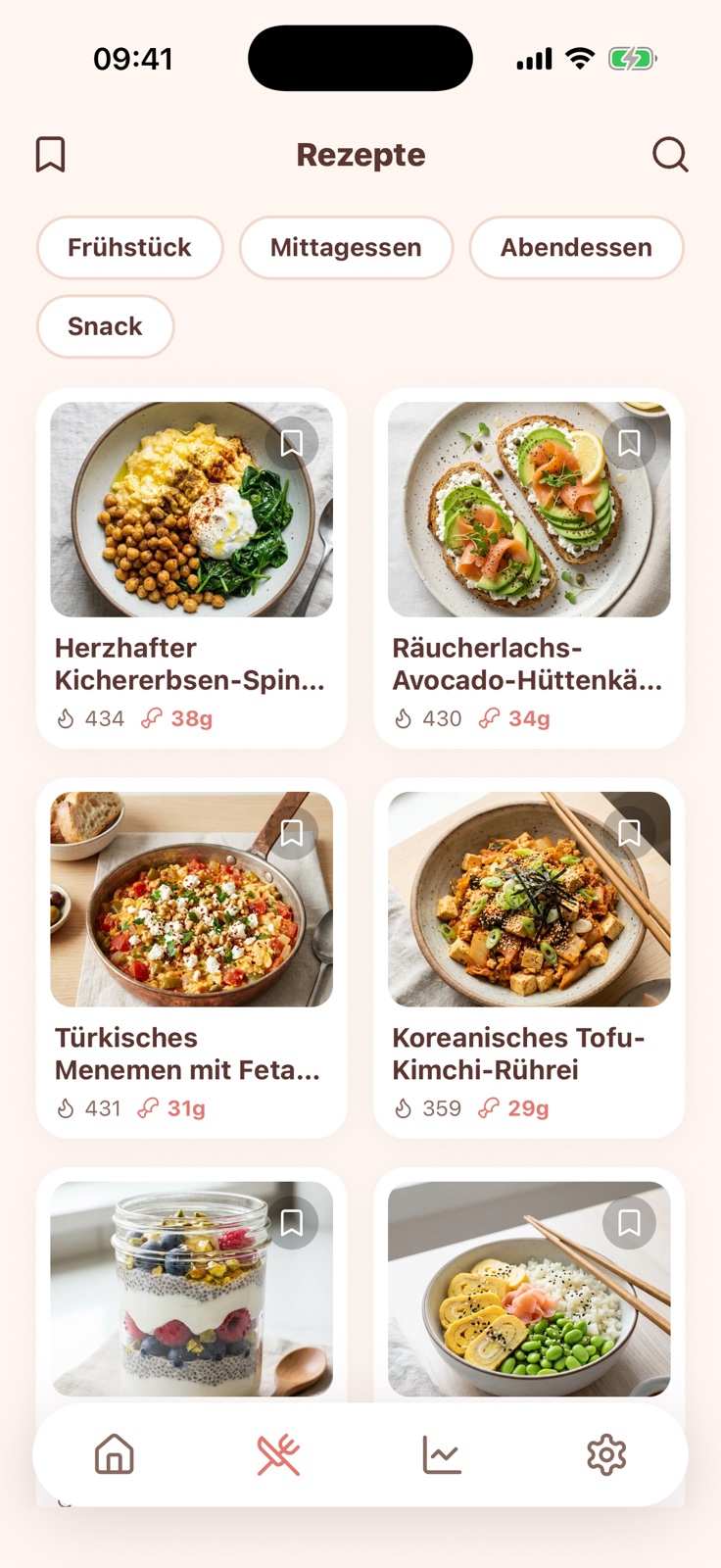 Peach Rezepte-Tab — Fotokarten mit Kalorien und Protein pro Rezept, filterbar nach Mahlzeit.