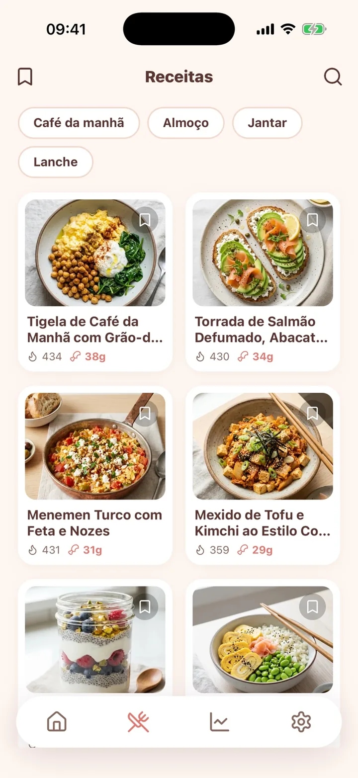 Aba Receitas do Peach — cards com foto, calorias e proteínas por receita, com filtro por refeição.